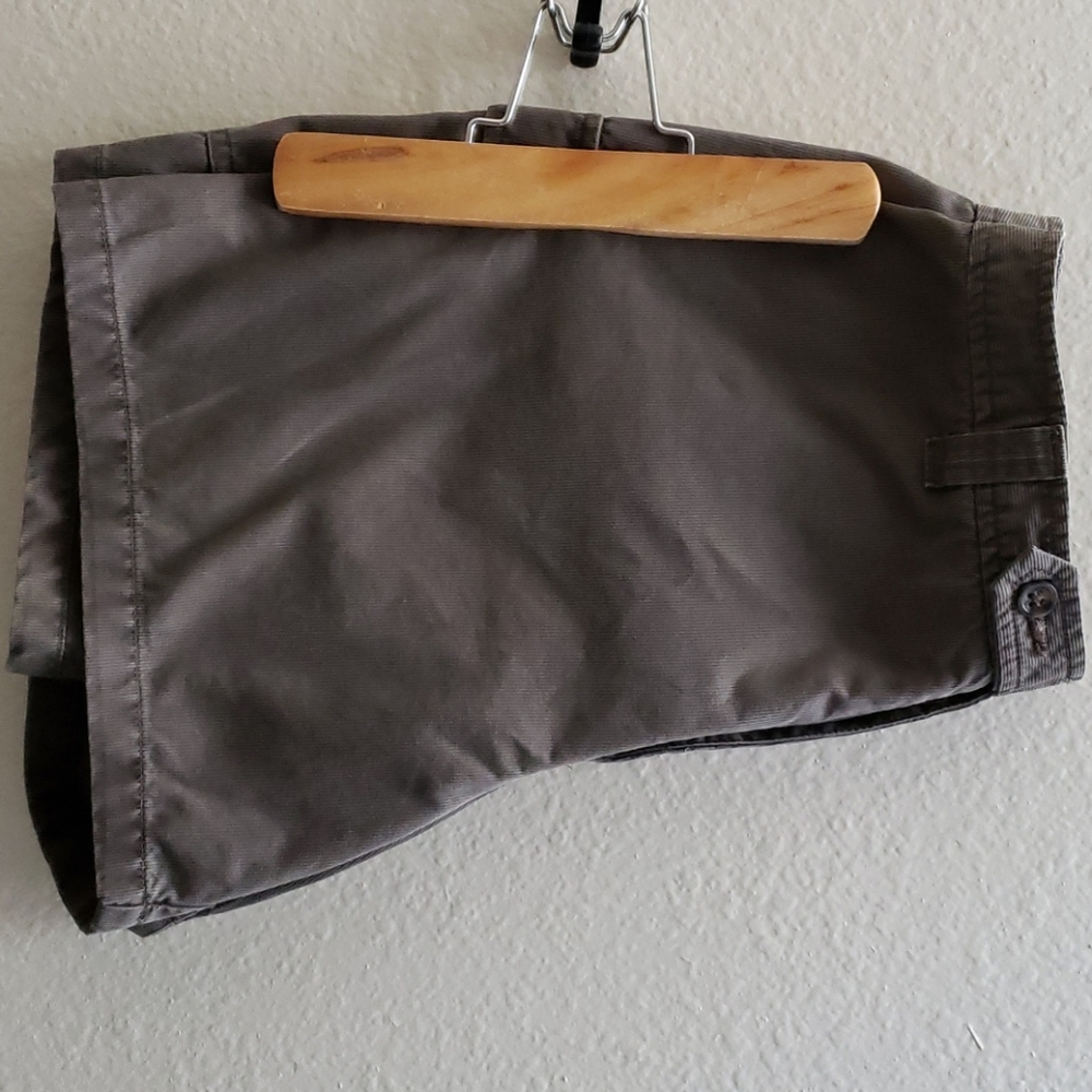Shorts - Picture 8 of 10
